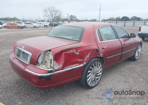 2006 Lincoln Town Car Signature Limited из США, поврежденный, VIN 1LNHM82V36Y649876